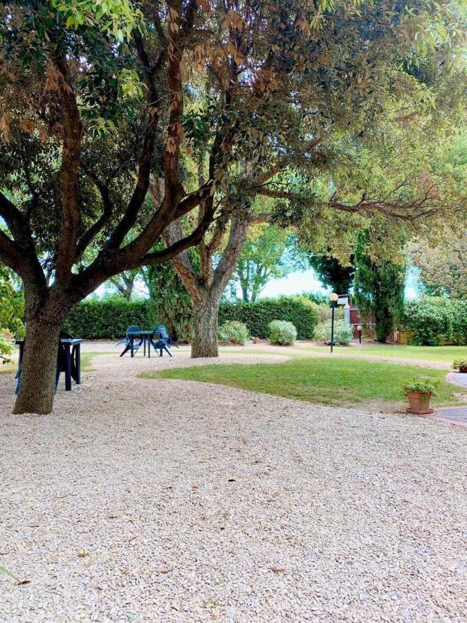 Il Melarancio Bed & Breakfast Pescia Romana Bagian luar foto